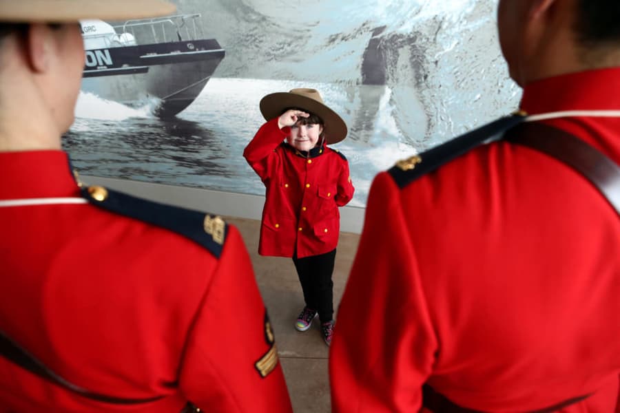 Jeff Schwarz de Direct Liquidation poursuit sa série d'enchères caritatives pour les familles des agents tombés au combat